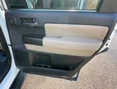 Toyota Sequoia