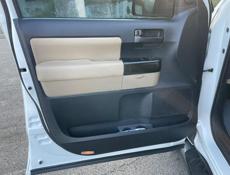 Toyota Sequoia
