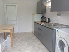 Сдам маленький домик по суточно в городе Очамчира, в 300 метров от центра, до моря 150 метров, 2 комнаты, 5 спальных мест, кухня, сан узел, WI-FI, отдельный вход и дворик. Цена договорная ( Звонить по номеру +79407762166 или +79407779985 )