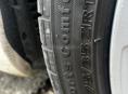 275/35R19 
