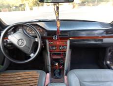 Mercedes-Benz 124