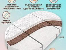 Детская кроватка с матрасом
