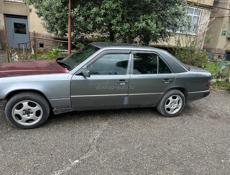 Mercedes-Benz 124