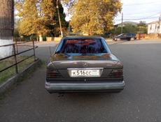 Mercedes-Benz 124