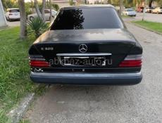 Mercedes-Benz 124