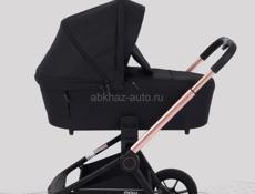 Продам совершенно новую коляску 