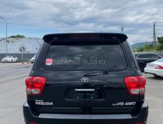 Toyota Sequoia
