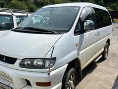 Mitsubishi Diamante