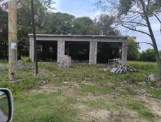 Возле газовой заправки