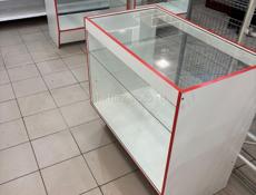 Стеклянная витрина