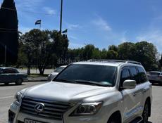 Lexus LX