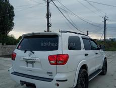 Toyota Sequoia