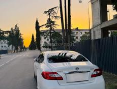 Nissan fuga