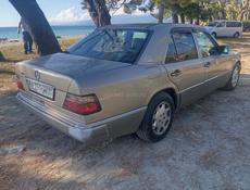 Mercedes-Benz 124