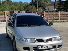 Mitsubishi Carisma