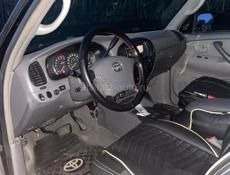 Toyota Sequoia