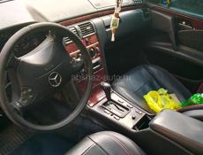 Mercedes-Benz 200-Series
