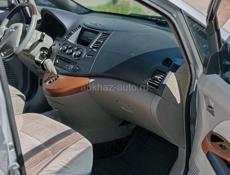 Mitsubishi Grandis
