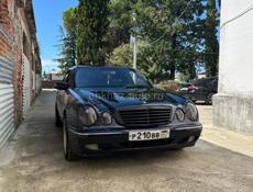 Mercedes-Benz 200-Series