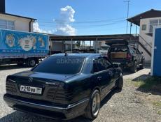 Mercedes-Benz 200-Series