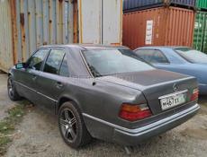 Mercedes-Benz 124