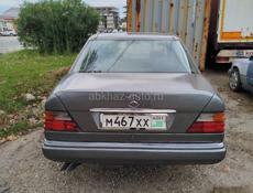 Mercedes-Benz 124