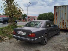 Mercedes-Benz 124