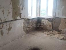 Продаётся 4-х комнатная квартира (95 м2) в Пицунде 