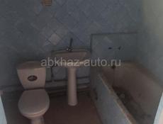 Продаётся 4-х комнатная квартира (95 м2) в Пицунде 
