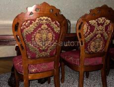 Продаю стол со стульями 