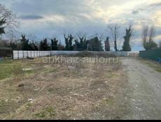 Продаю участок 6 соток Пицунда,ул. Фабричная,300 м от санатория «Самшитовая роща». По документам 6 соток, по факту больше. До моря 100 метров. Весь пакет документов в наличии.