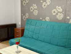 Сдам на длительный срок с 15 октября по июнь месяц большую двухкомнатную квартиру!