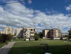 Продаётся трёхкомнатная квартира, улица Китрикская, дом 28.