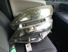 Фара передняя на toyota wilfari десятый двенадцатый год