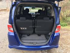 Honda FR-V