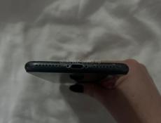 iPhone 8+