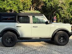 Ford Bronko