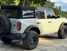 Ford Bronko