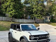 Ford Bronko