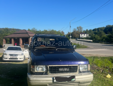 Isuzu Trooper