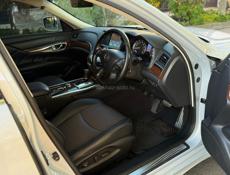 Nissan fuga