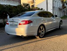 Nissan fuga