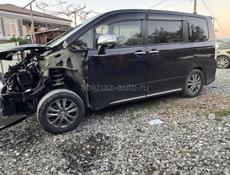 Тойота вокси 2012