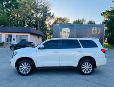 Toyota Sequoia