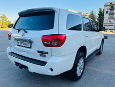 Toyota Sequoia