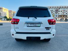 Toyota Sequoia