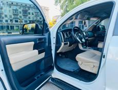 Toyota Sequoia