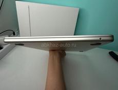 Macbook air, М2, 2022, экран 13’ , память 512 GB, цвет Starlight.