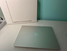Macbook air, М2, 2022, экран 13’ , память 512 GB, цвет Starlight.