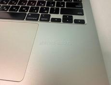 Macbook air, М2, 2022, экран 13’ , память 512 GB, цвет Starlight.